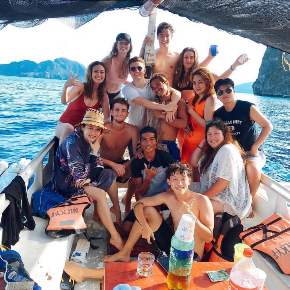 image of a group on the Outpost castaway cruise